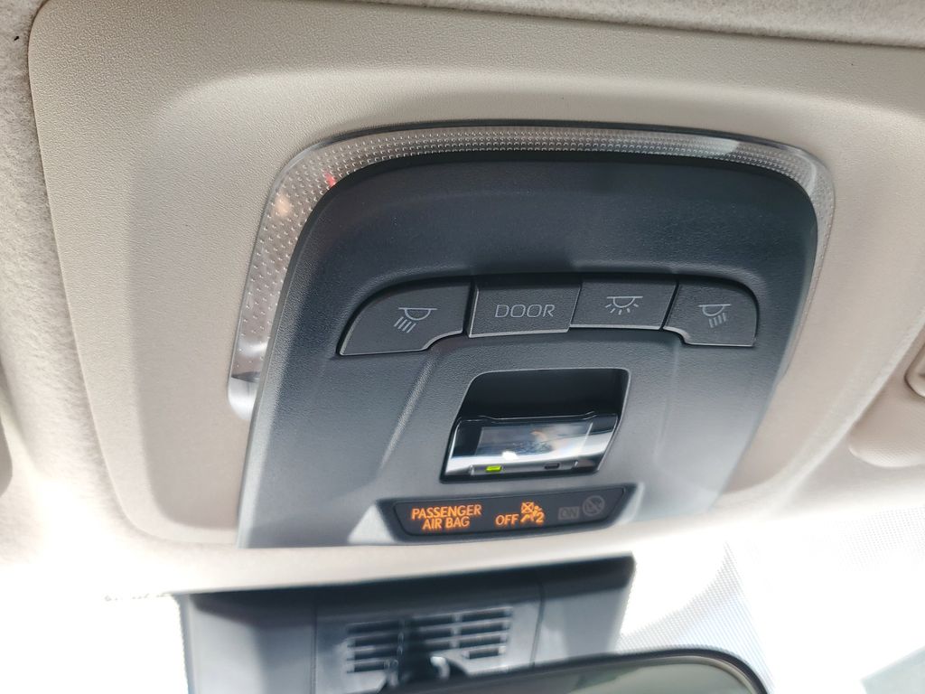 2025 Toyota Corolla LE photo 28