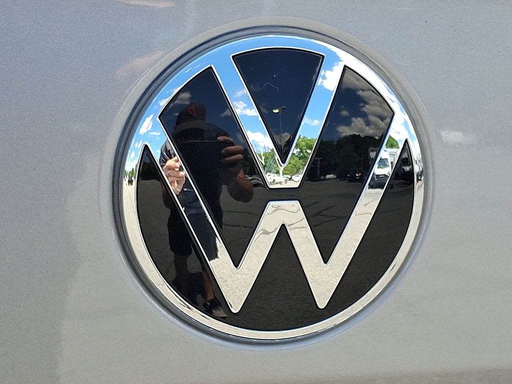 2023 Volkswagen Taos — photo 28
