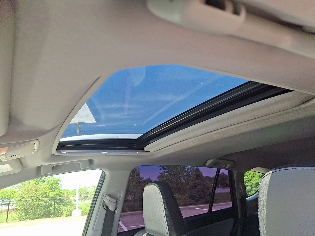 2016 Toyota RAV4 XLE 15