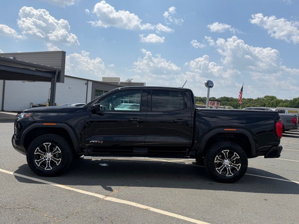View vehicle photo 7