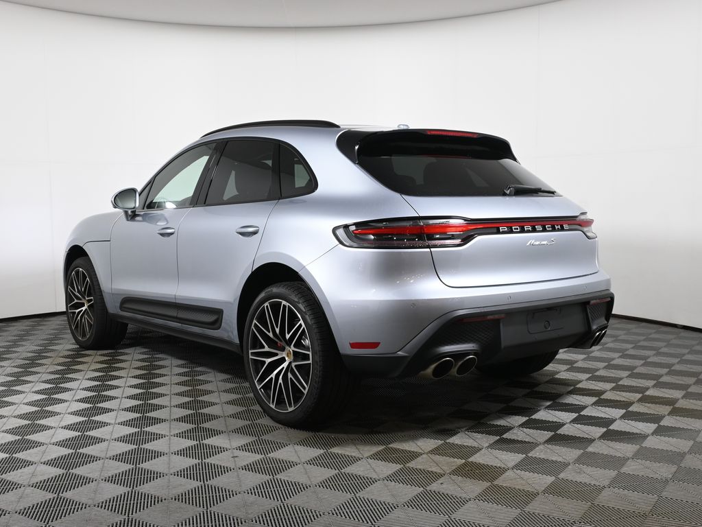 Thumbnail: 2026 Porsche Macan - 3