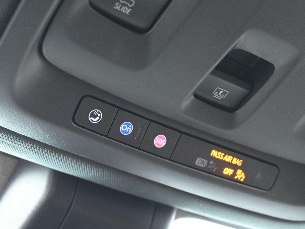 Used 2022 Onyx Black GMC AT4 image 25