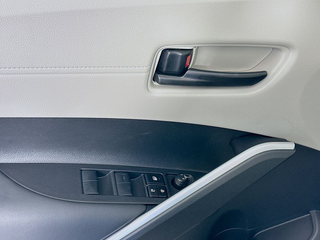 Thumbnail: 2026 Toyota Corolla Cross - 17