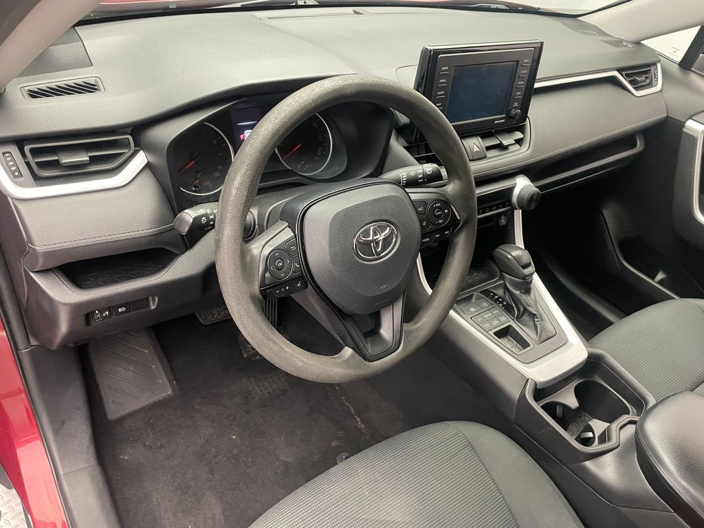2021 Toyota RAV4 LE 11