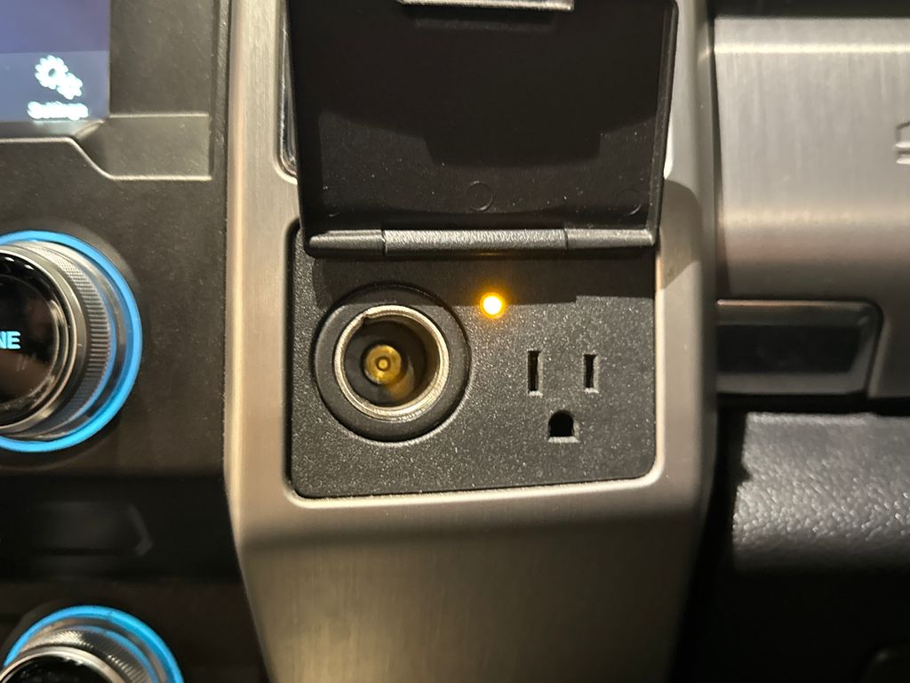 Used 2018 Black Ford Platinum image 31