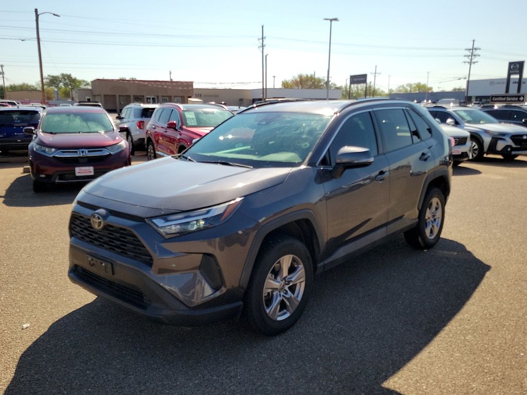 2022 Toyota RAV4 XLE - 4