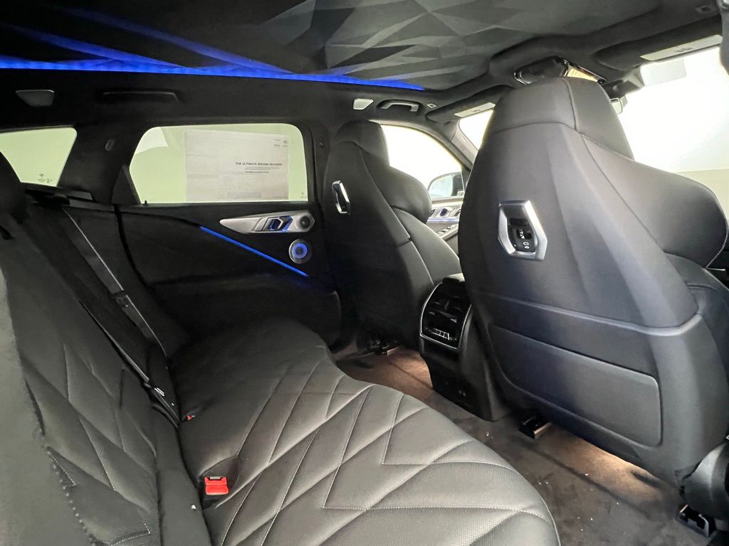 Thumbnail: 2026 BMW XM - 8