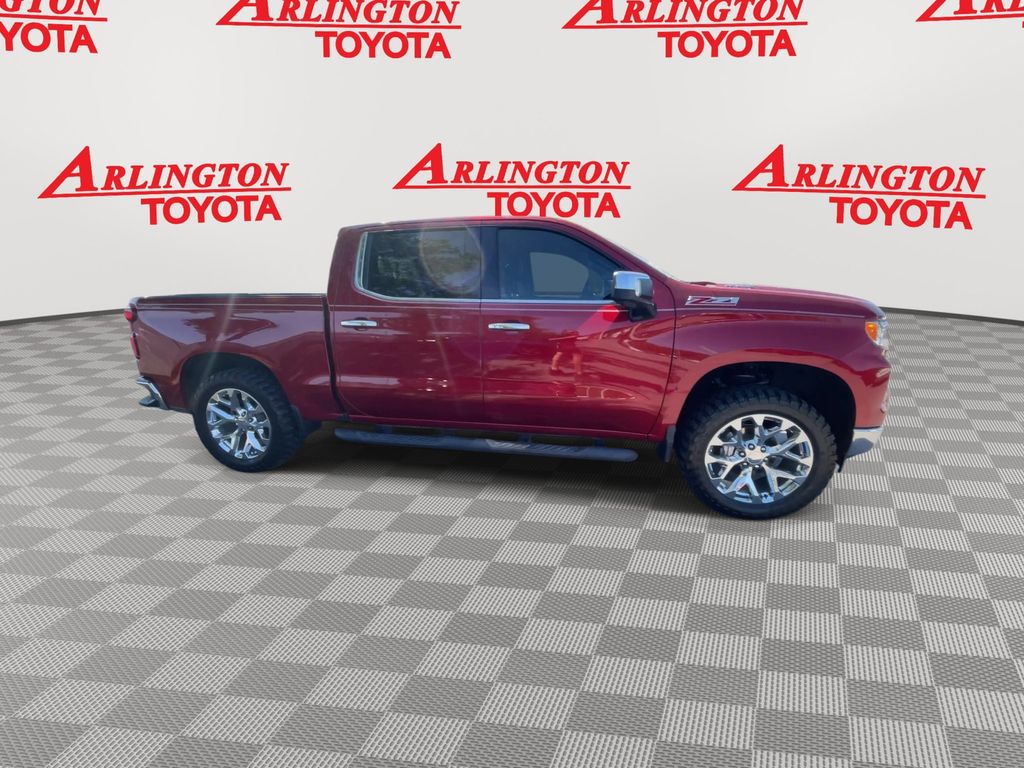 View vehicle photo 5