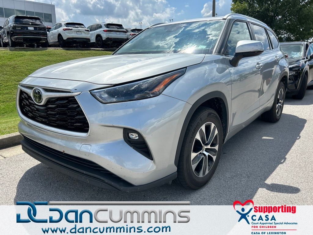 2024 Toyota Highlander Plata (Celestial Silver Metallic) SUV/Crossover Tracción delantera 8 velocidades Automática