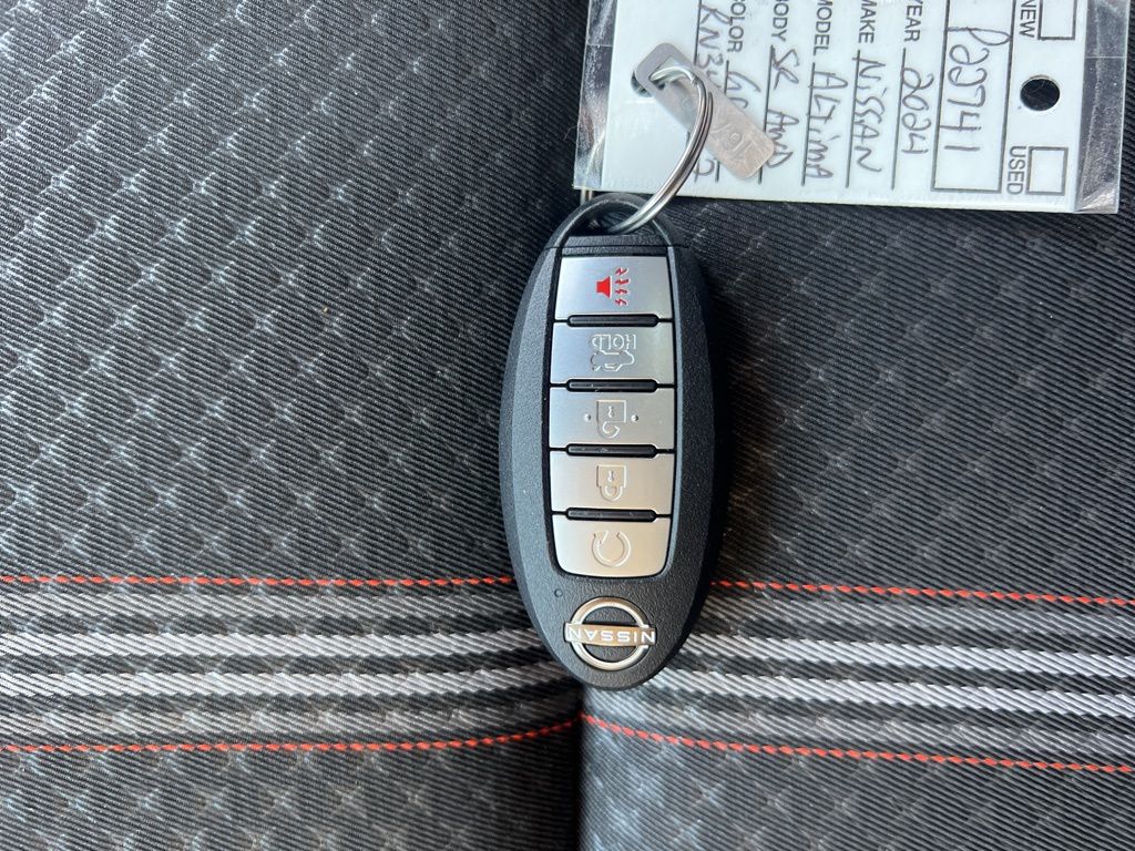 2024 Nissan Altima 2.5 SR photo