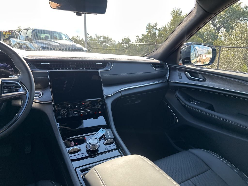 New Car 2025 Jeep Grand Cherokee  Overland For Sale Under $70,000 In Austin, Texas