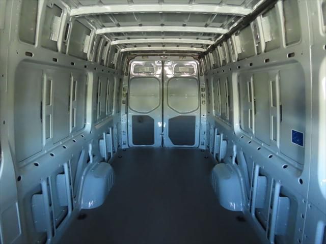 Thumbnail: 2025 Mercedes-Benz Sprinter - 27