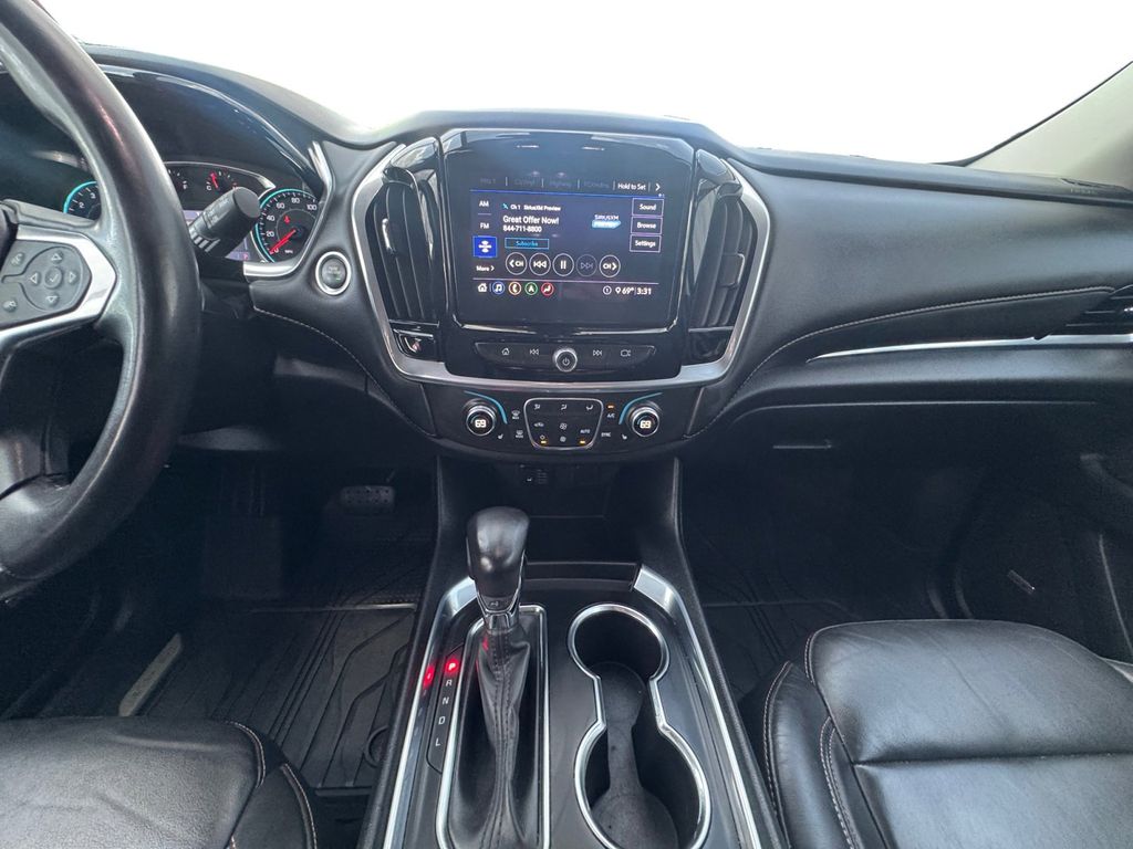 Used Car 2021 Chevrolet Traverse  Rs For Sale Under $30,000 In Round Rock, Texas