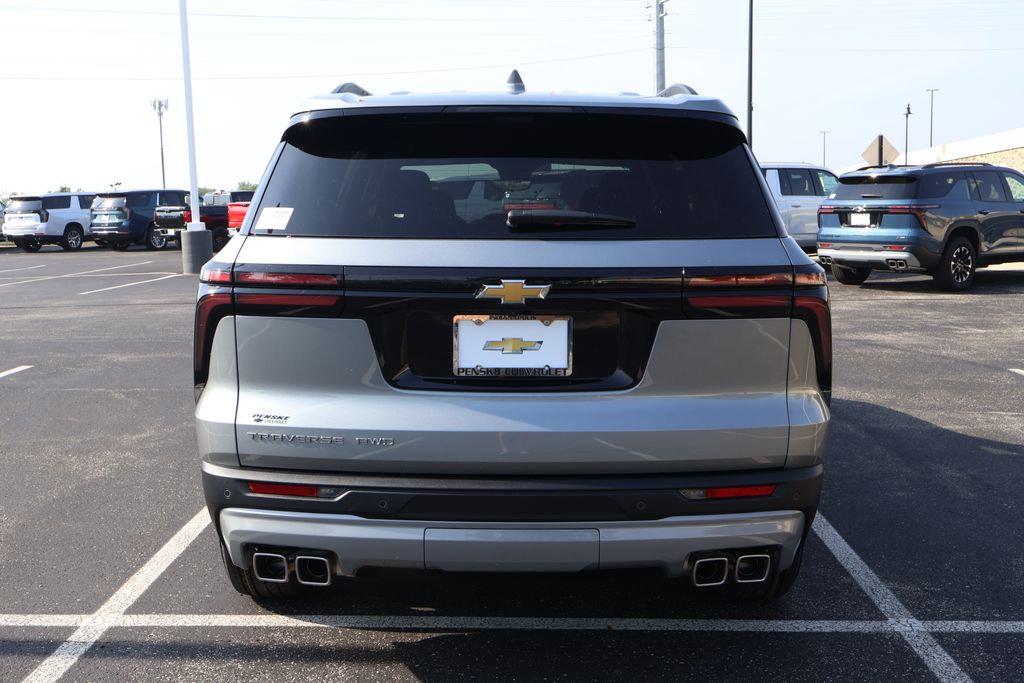Thumbnail: 2026 Chevrolet Traverse - 10
