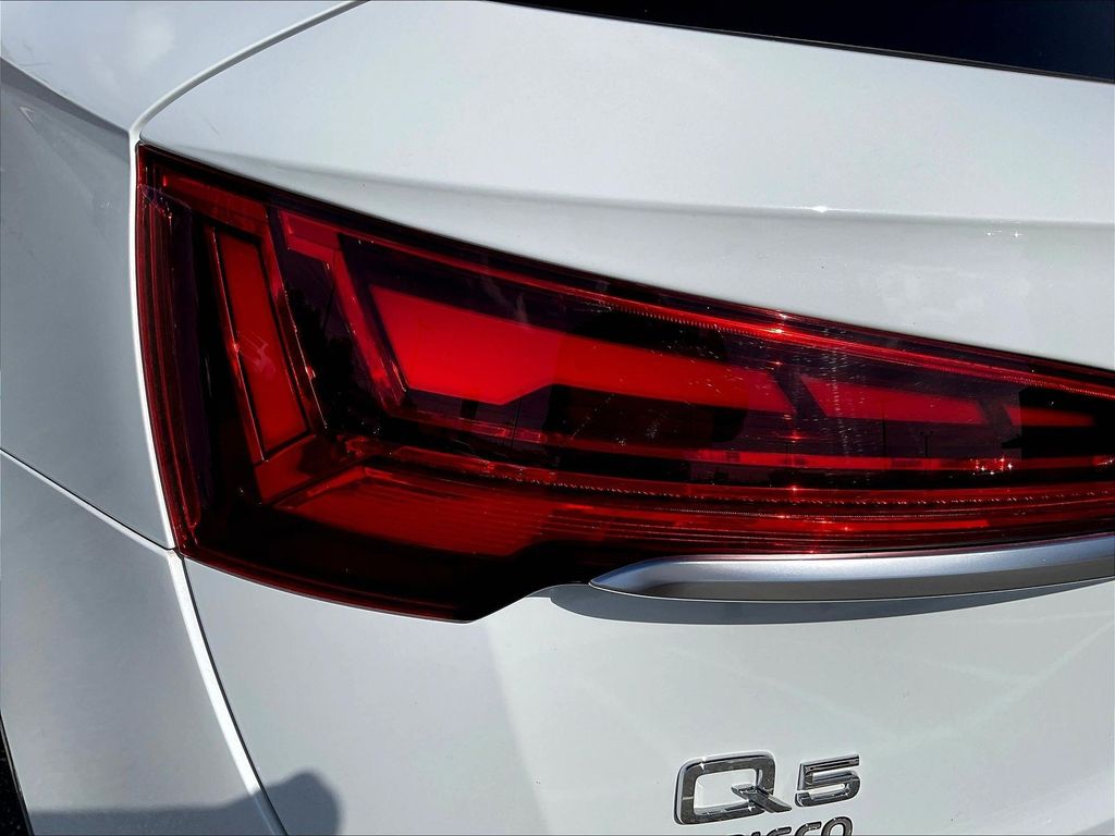 2023 Audi Q5 45 S line Premium Glacier White - Grieco Acura - Image 24