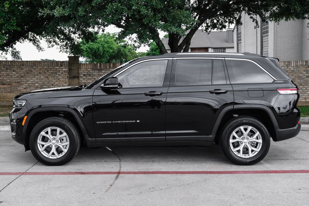 used 2023 Jeep Grand Cherokee car, priced at $34,153