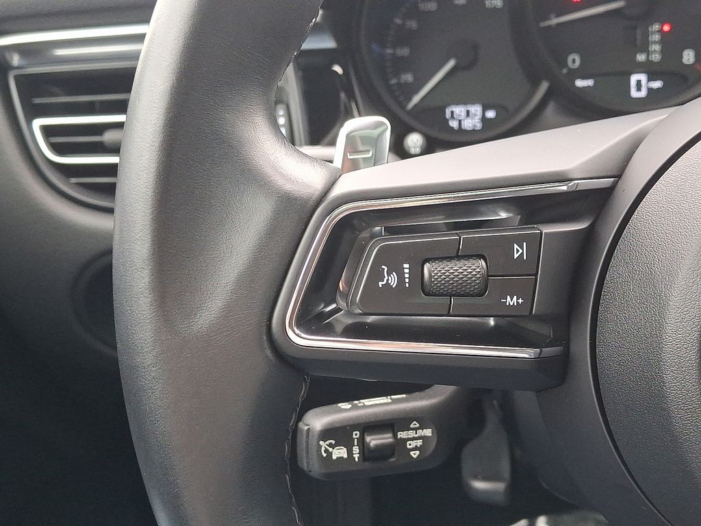 Thumbnail: 2024 Porsche Macan - 23