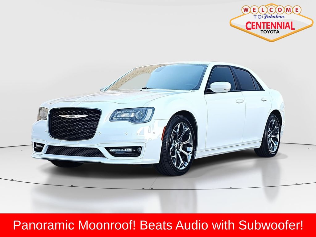 2018 Chrysler 300 S's photo