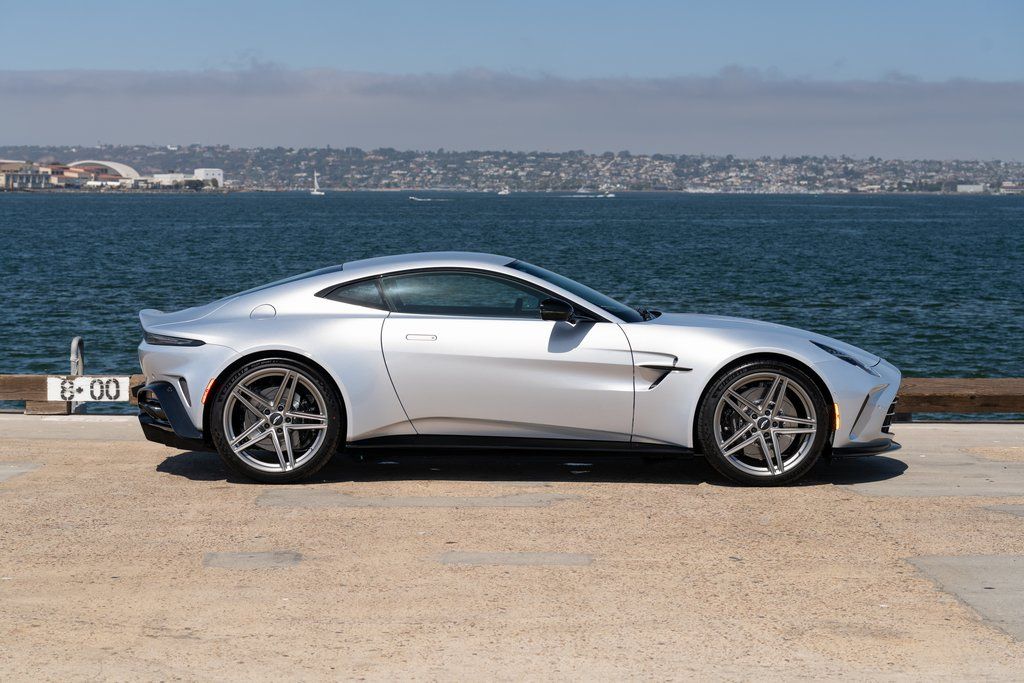 Aston Martin 2026 Vantage