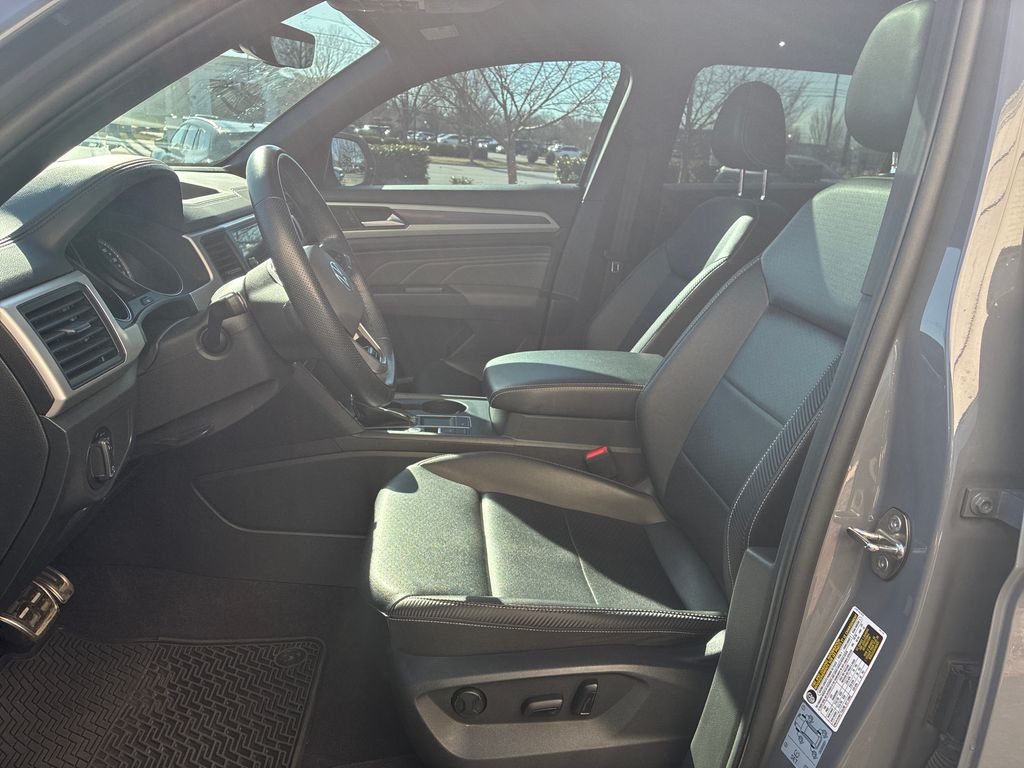 Used 2021 Gray Volkswagen 3.6L V6 SE w/Technology R-Line image 20