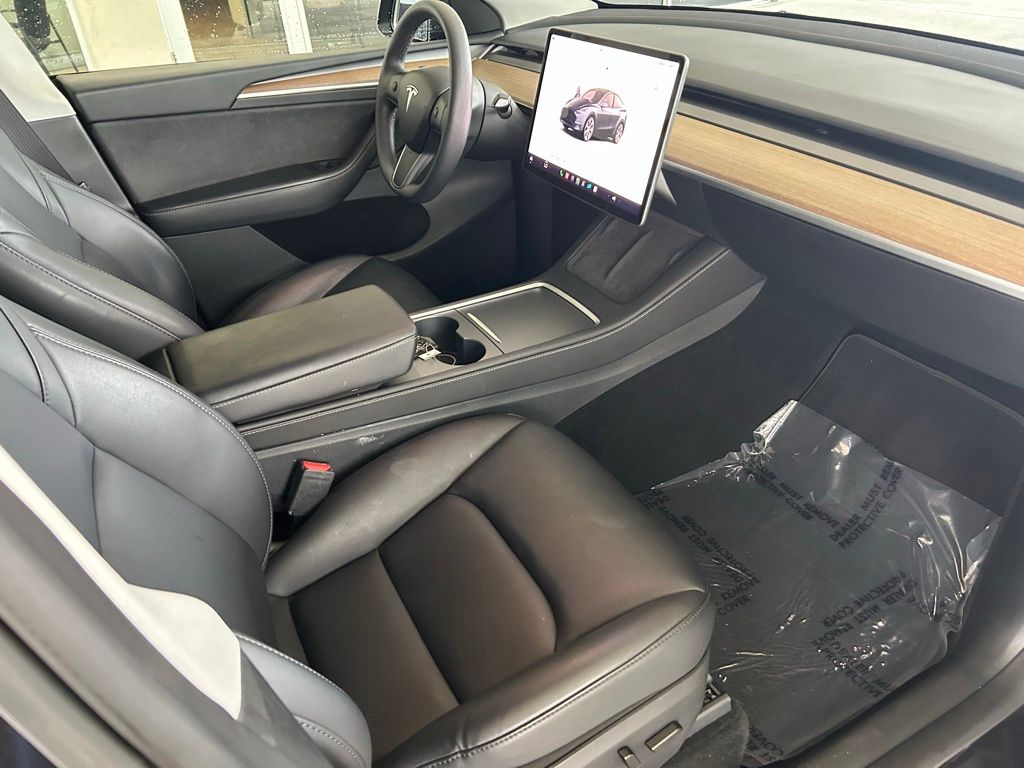 Used 2024  Tesla  image 22