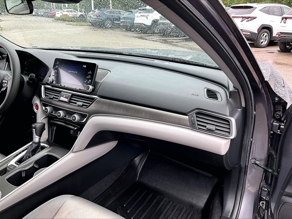 2020 Honda Accord — photo 13