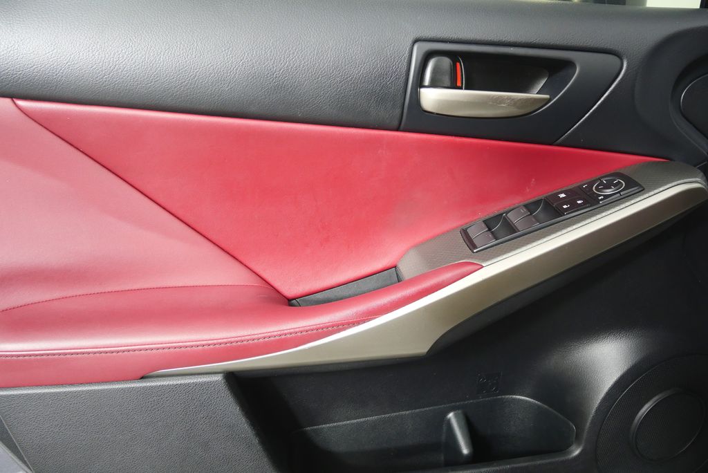 2018 Lexus IS 300 9