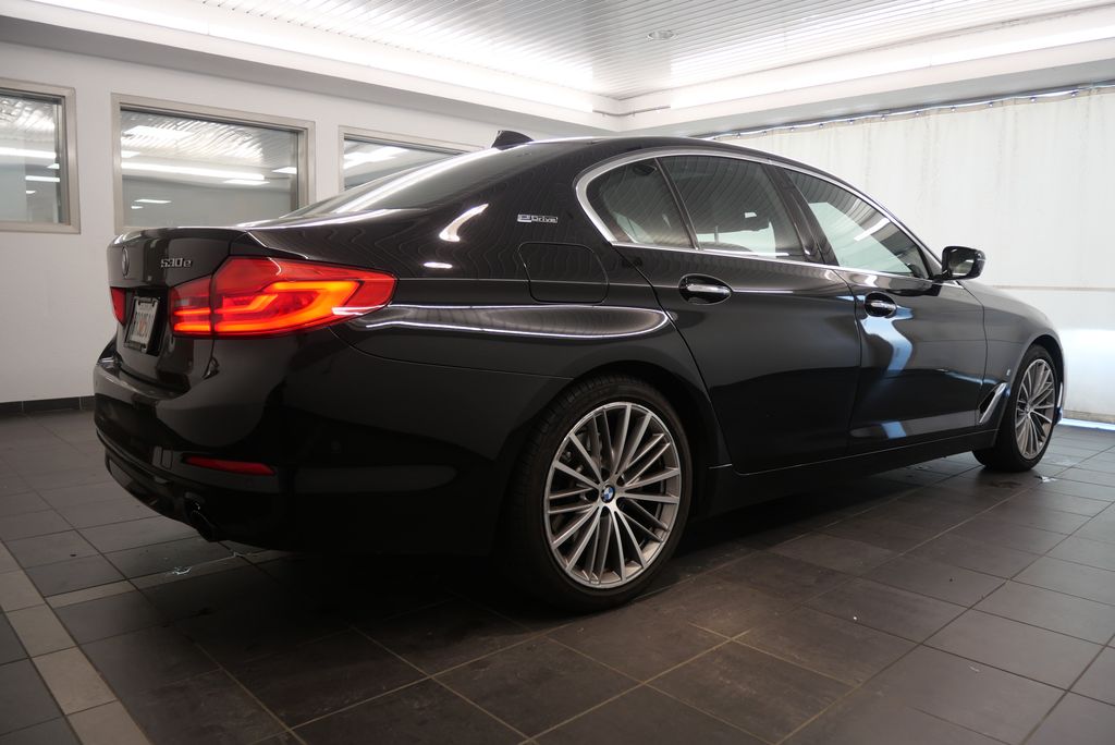 2018 BMW 5 Series 530e xDrive iPerformance 5