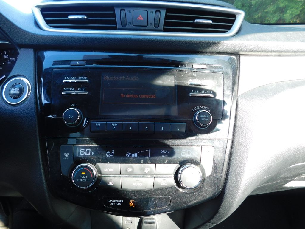 Thumbnail: 2016 Nissan Rogue - 8