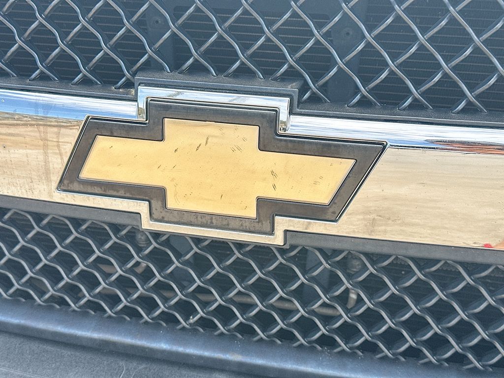 Used 2016 White Chevrolet Work Van image 21