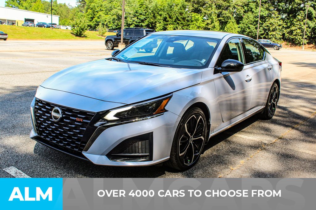 Used 2025 Gray Nissan 2.5 SR image 3