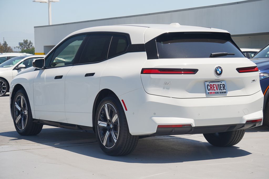 Thumbnail: 2026 BMW iX - 7