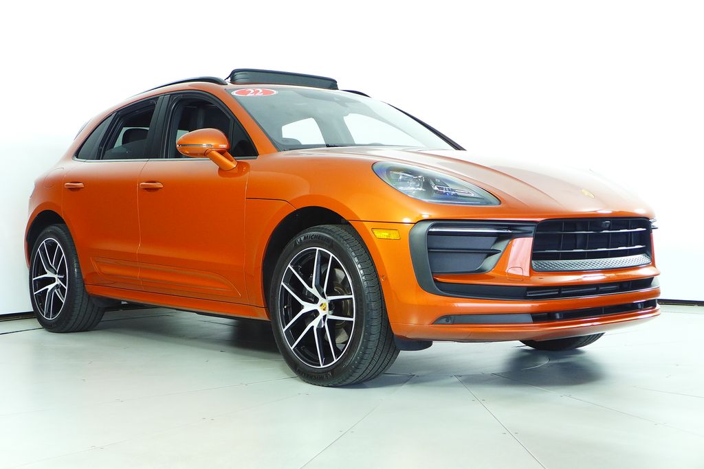 Thumbnail: 2022 Porsche Macan - 4