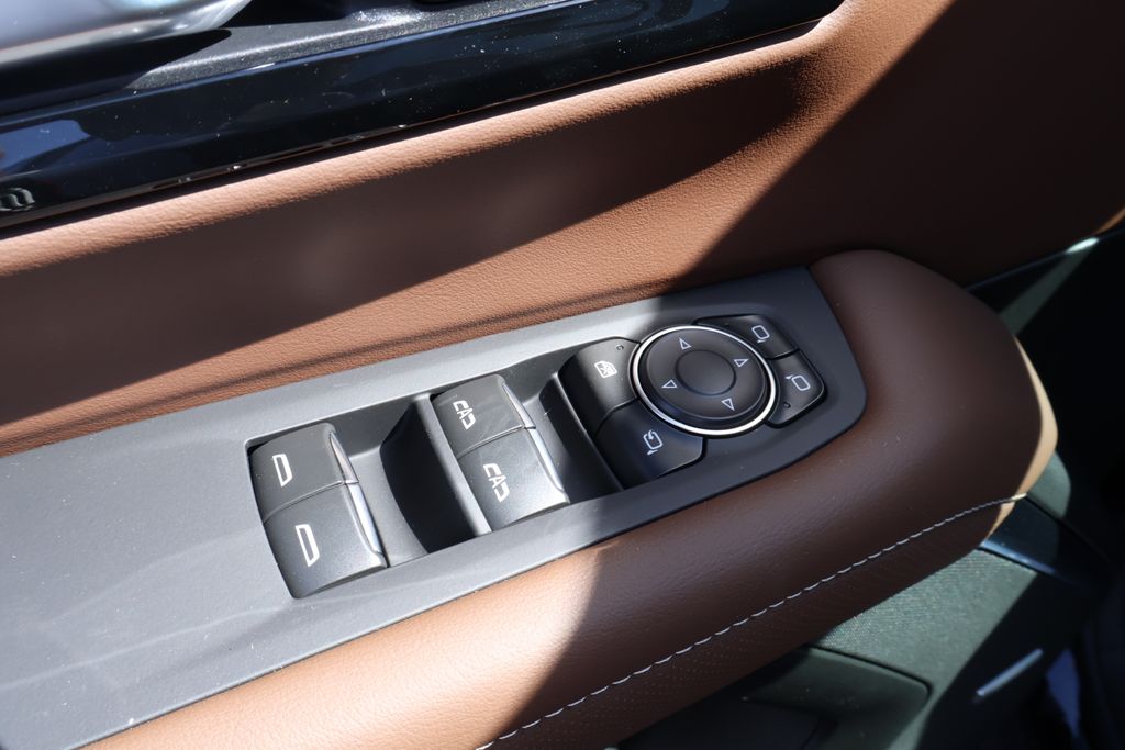 2025 Chevrolet Tahoe High Country 17