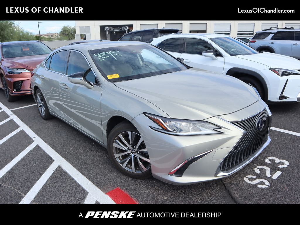 Thumbnail: 2019 Lexus ES - 1