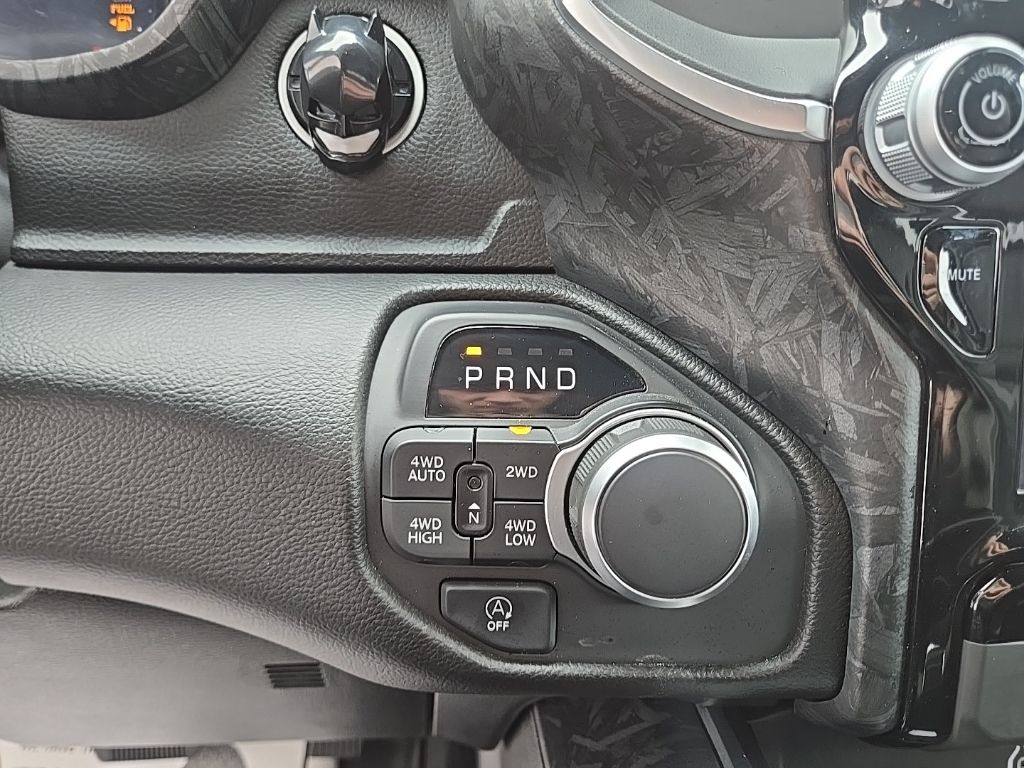 Used 2025 White Ram Big Horn/Lone Star image 45