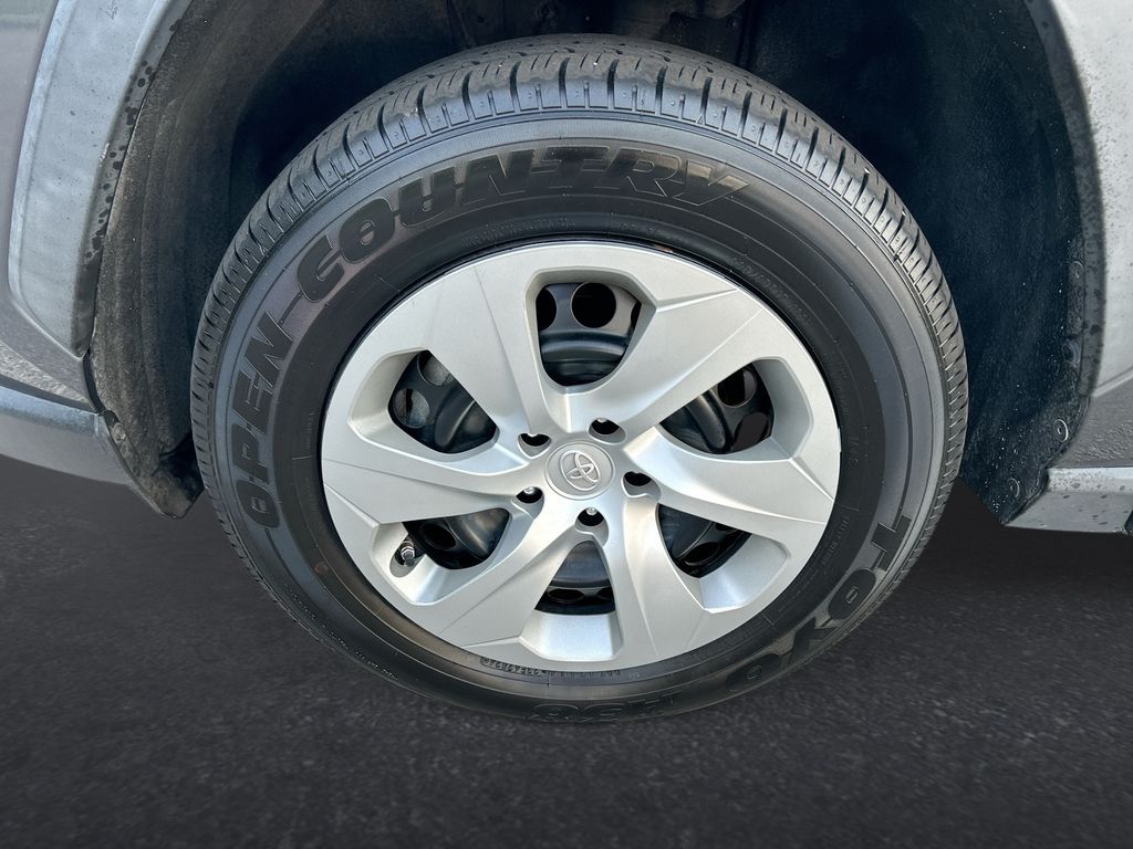Thumbnail: 2021 Toyota RAV4 - 10