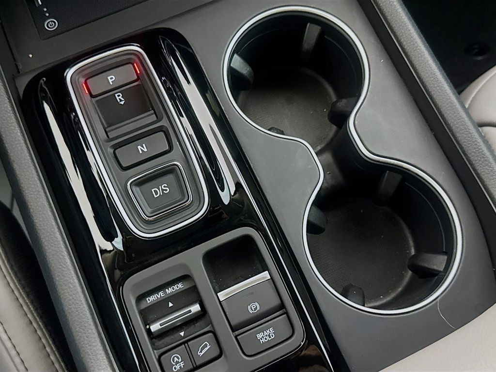 Used Car 2025 Honda Pilot  Touring For Sale Under $50,000 In Austin, Texas