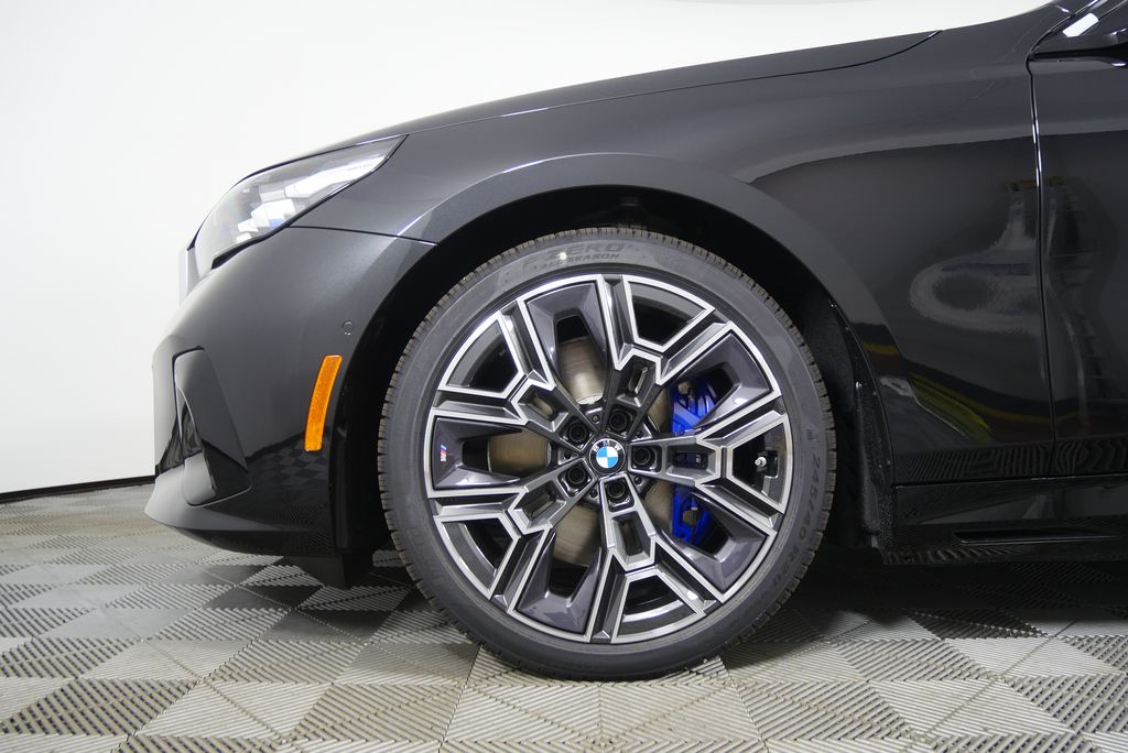 Thumbnail: 2026 BMW i5 - 7