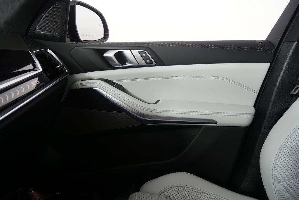 Thumbnail: 2026 BMW X5 - 23