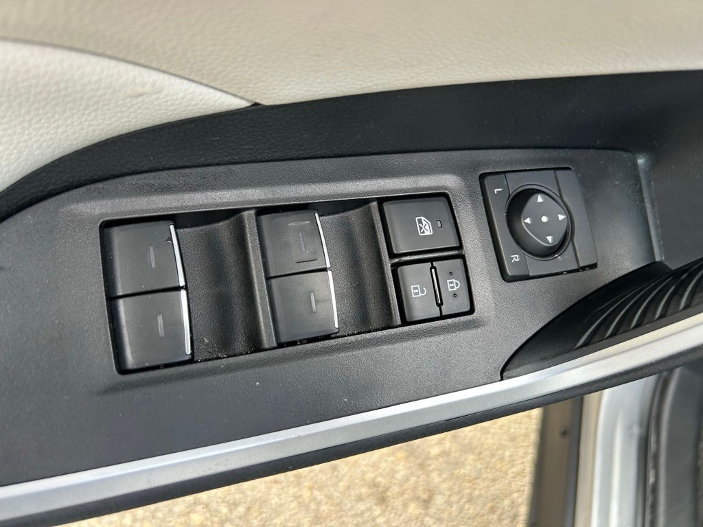 Thumbnail: 2025 Toyota RAV4 - 17