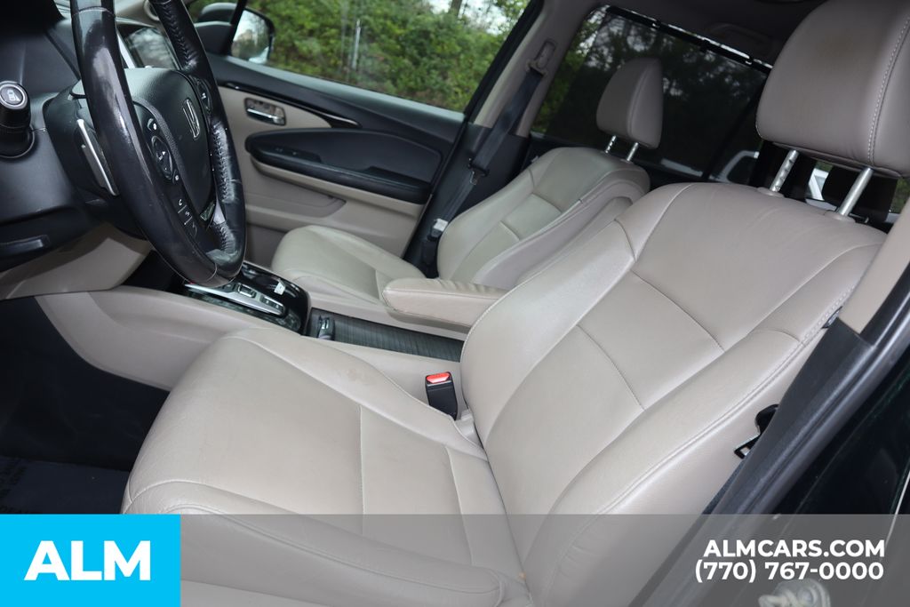 Used 2018  Honda Touring image 16