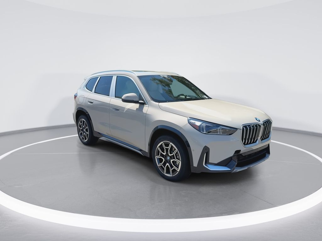 Thumbnail: 2027 BMW X1 - 2