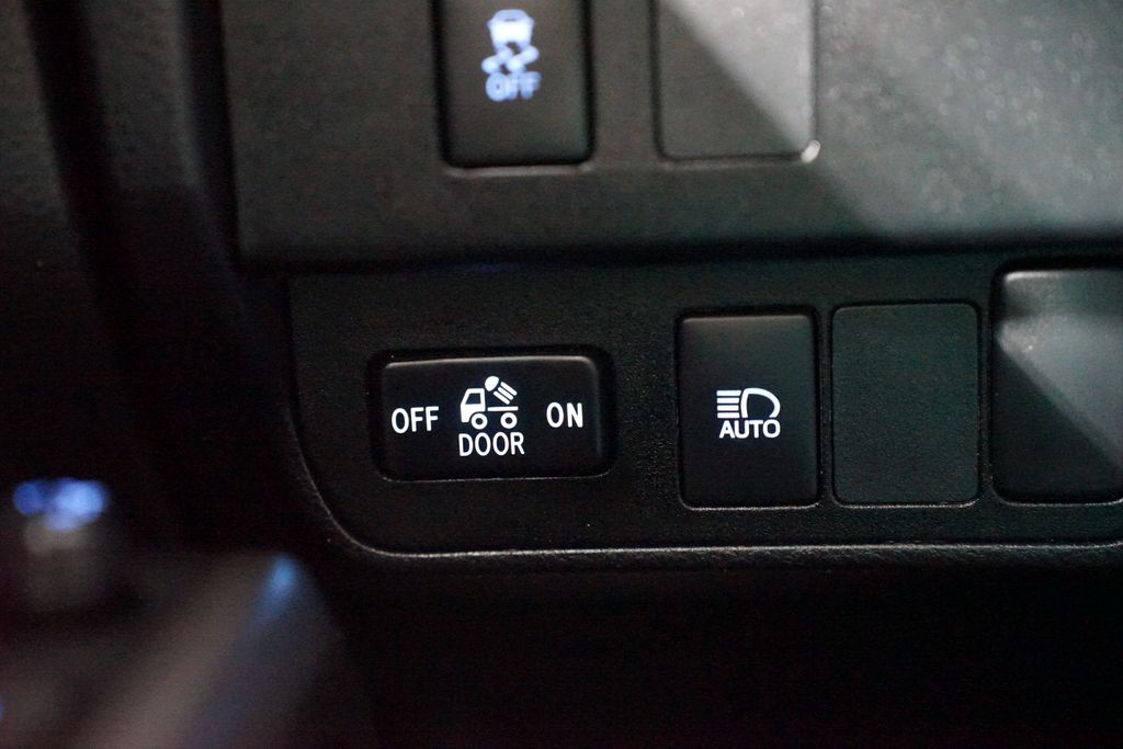 2023 Toyota Tacoma SR5 23