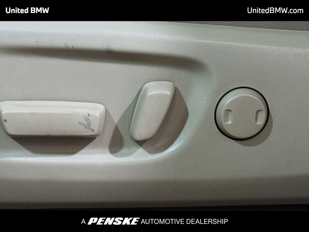 Thumbnail: 2020 Toyota Sienna - 4