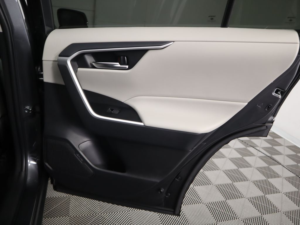 Thumbnail: 2025 Toyota RAV4 - 27