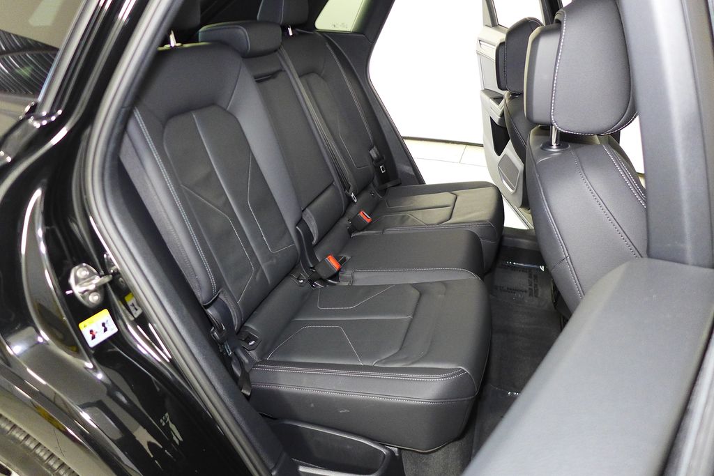 Thumbnail: 2022 Audi Q3 - 20