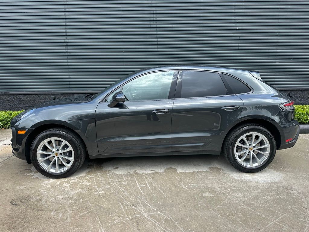 Thumbnail: 2026 Porsche Macan - 2