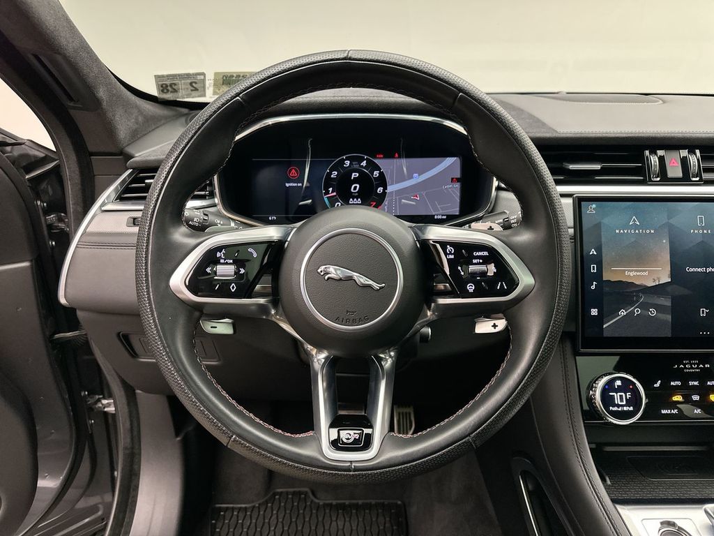 Thumbnail: 2023 Jaguar F-Pace - 18