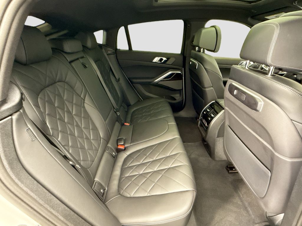 Thumbnail: 2025 BMW X6 - 21